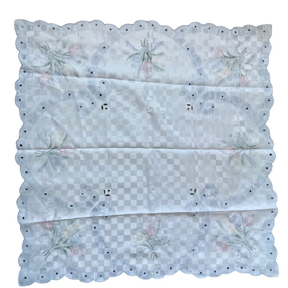 Vintage Table Furniture Cover Floral - Picture 3 of 9